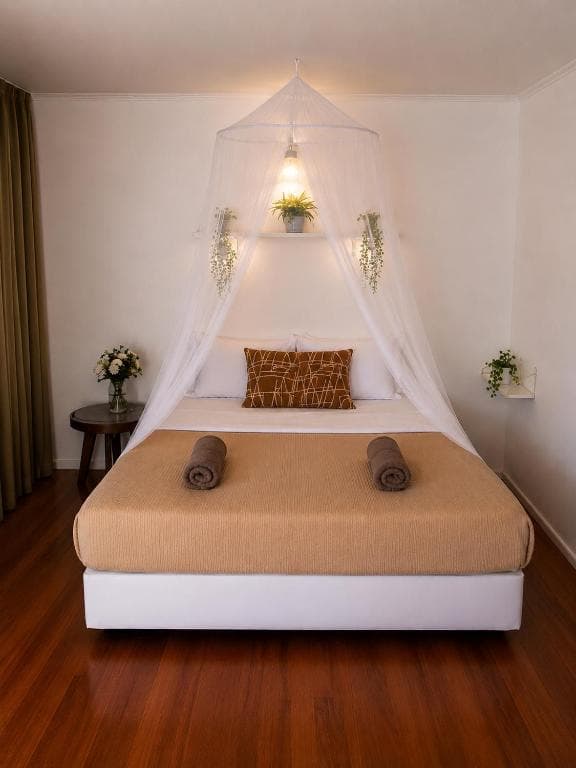 Deluxe Double Room with Side Sea View — photo 2
