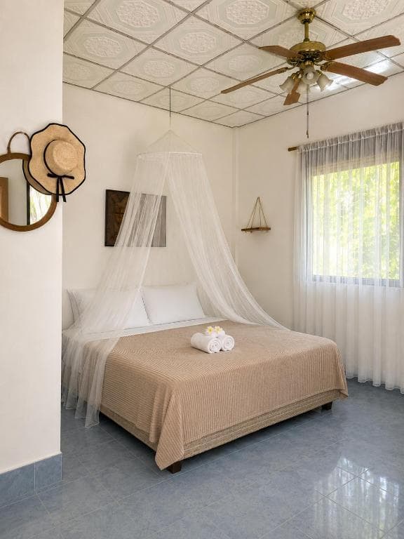 Bed in 6-Bed Female Dormitory Room — photo 4
