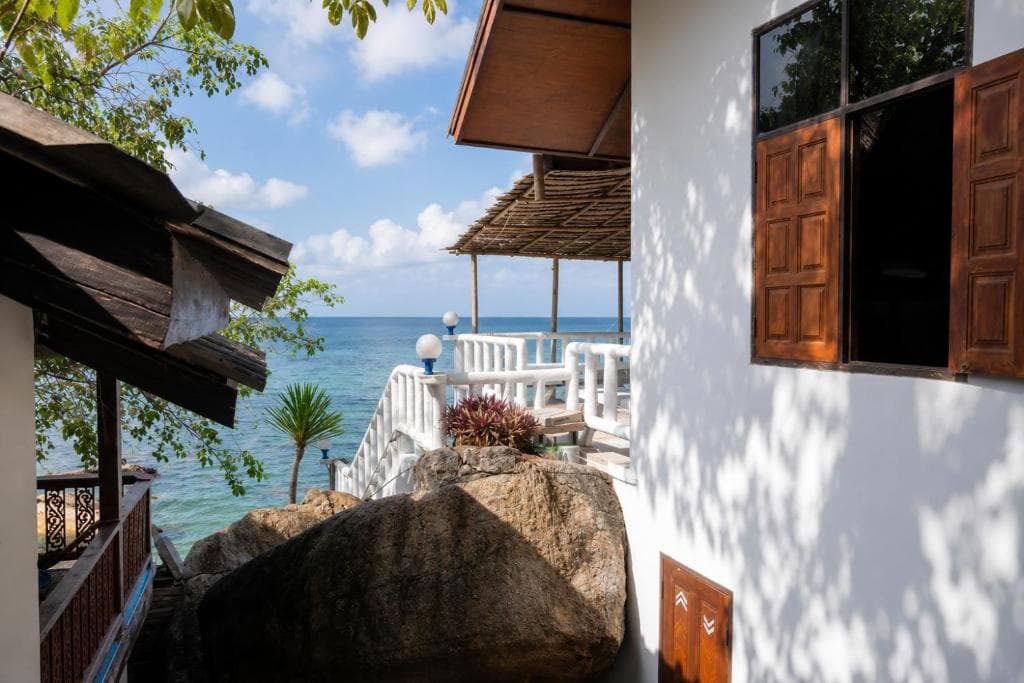 Deluxe Double Room with Sea View — Secret Place Koh Phangan
